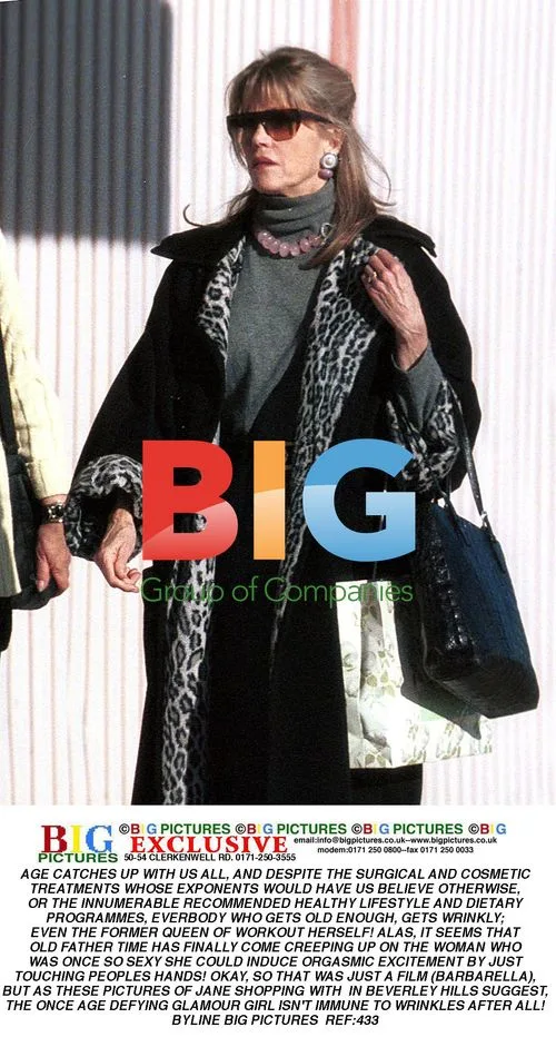 Jane Fonda Shopping in Beverley Hills