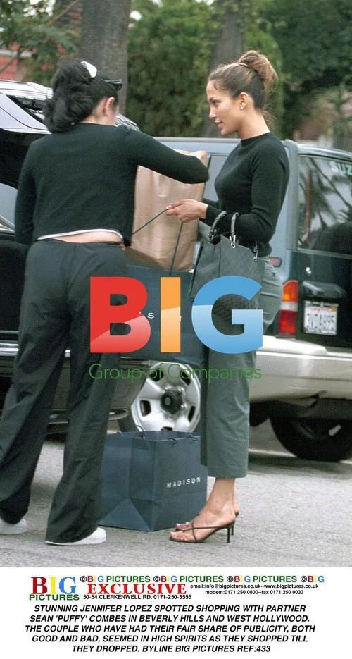 Jennifer Lopez and Sean 'Puffy' Combes Shopping