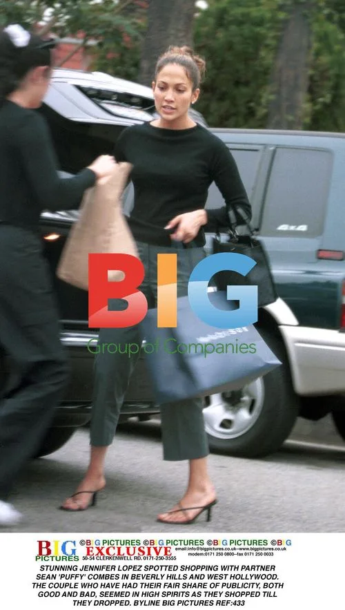Jennifer Lopez and Sean 'Puffy' Combs Shopping