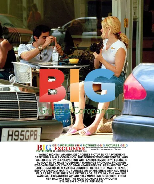 Amanda de Cadenet Pictured Lunching with Mystery Man