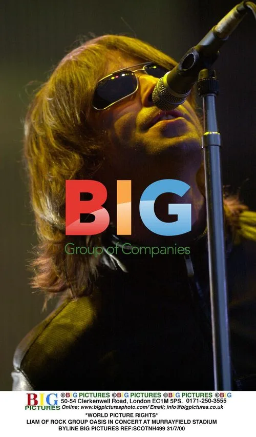 Liam Galager of Oasis in Concert