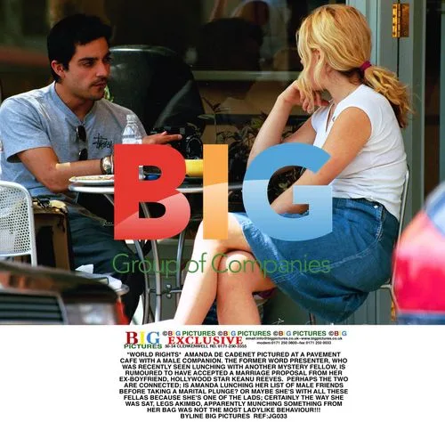 Amanda de Cadenet Spotted Lunching with Mystery Man