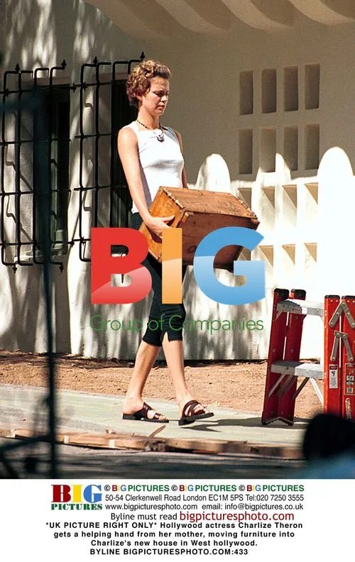 Charlize Theron moves into new home with mom