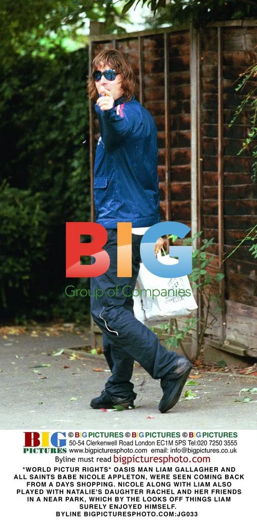 Liam Gallagher and Nicole Appleton Shopping