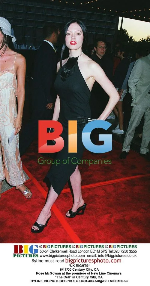 Rose McGowan at "The Cell" premiere