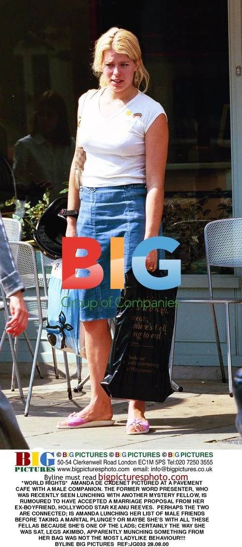 Amanda de Cadenet Lunches with Mystery Man