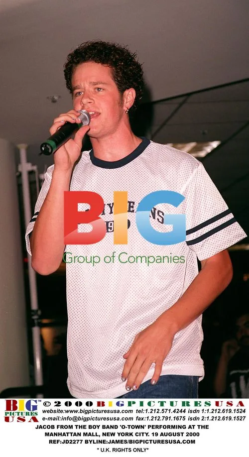 Jacob from O-Town Performing at Manhattan Mall