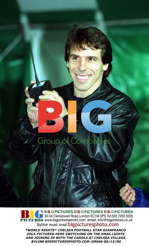 Gianfranco Zola Switches On Xmas Lights