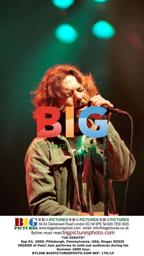 Eddie Vedder of Pearl Jam performs during 2000 tour