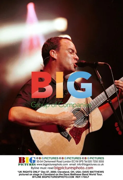 Dave Matthews on stage in Cleveland
