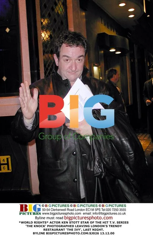 Ken Stott photographed leaving The Ivy