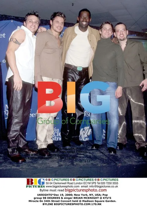 98 DEGREES & BRIAN MCKNIGHT at KTU's Miracle on 34th Street Concert