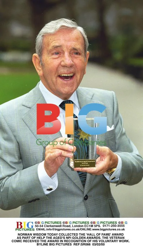 Norman Wisdom Receives Hall of Fame Award
