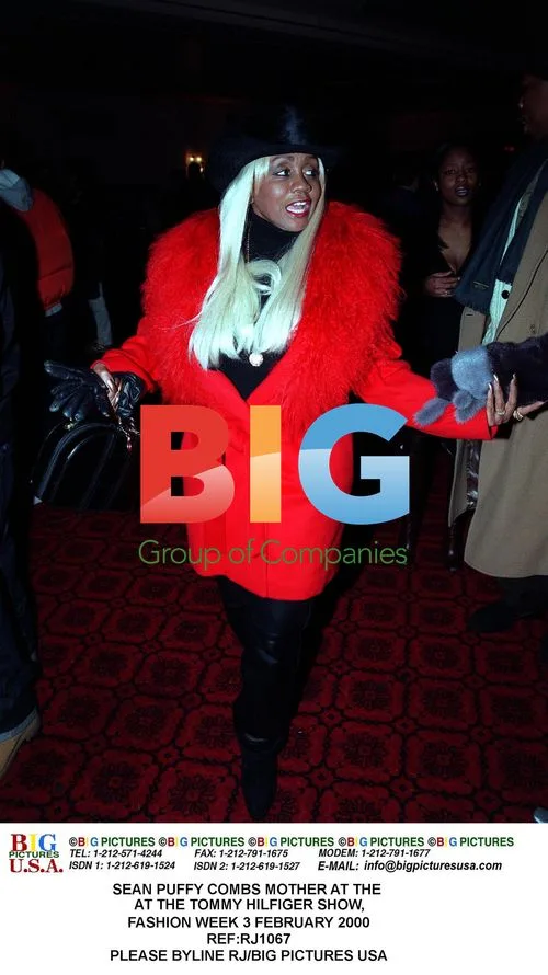 SEAN 'PUFFY' COMBS MOTHER AT TOMMY HILFIGER SHOW