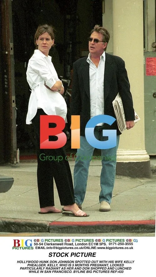 Don Johnson and Wife Kelly Shop in San Francisco
