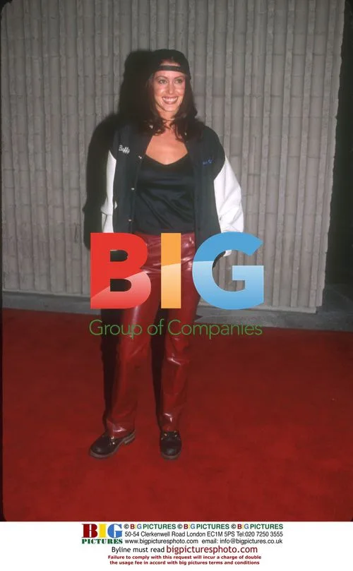 Shannon Elizabeth at 'Scream 3' Premiere