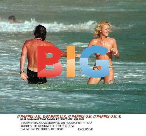 EVA HERZIGOVA and TICO TORRES on Holiday