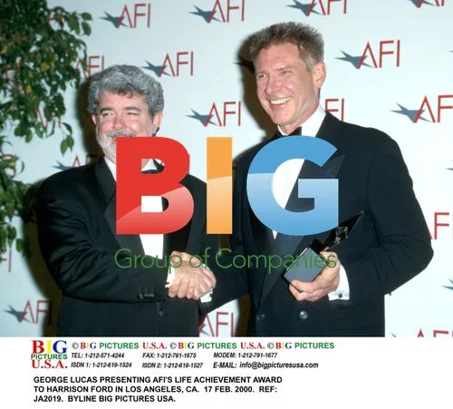 GEORGE LUCAS presents AFI award to HARRISON FORD
