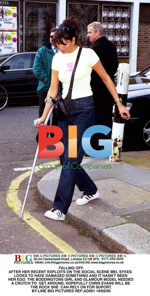 Mel Sykes Spotted on Crutch