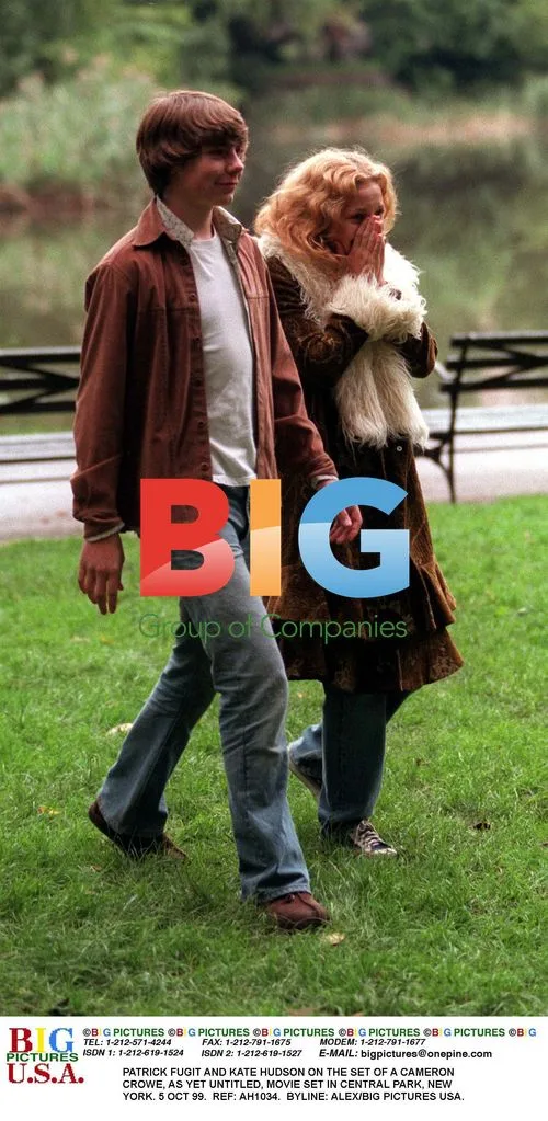 PATRICK FUGIT AND KATE HUDSON ON SET