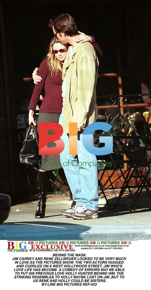 JIM CARREY and RENE ZELLWEGER Cozy in Hollywood