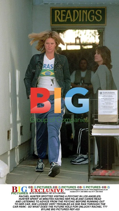 Rachel Hunter Visits Psychic in LA