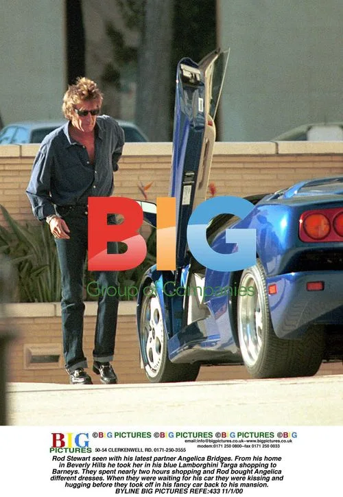 Rod Stewart and Angelica Bridges Shopping