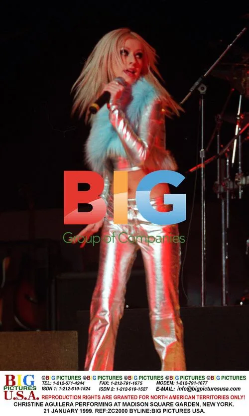 CHRISTINE AGUILERA AT MADISON SQUARE GARDEN