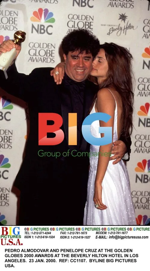 Almodovar and Cruz at Golden Globes 2000
