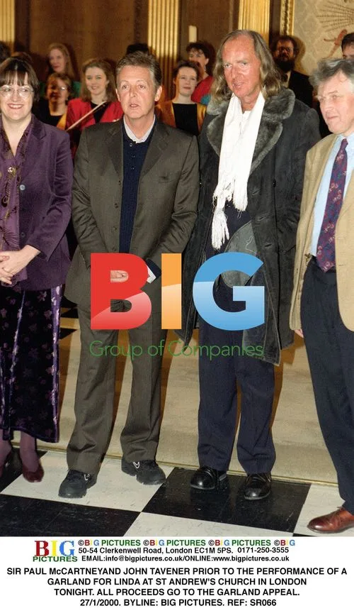 SIR PAUL McCARTNEY AND JOHN TAVENER PRIOR TO PERFORMANCE