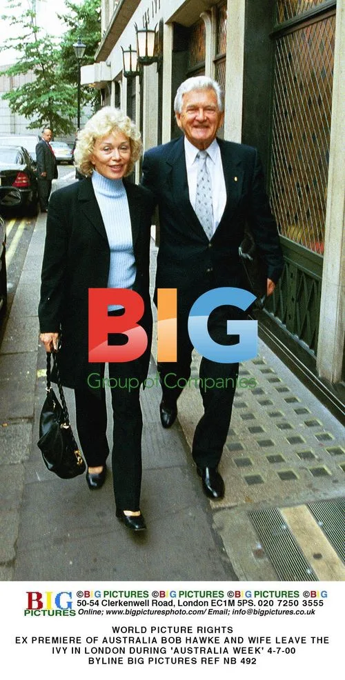 Bob Hawke and wife leave The Ivy in London