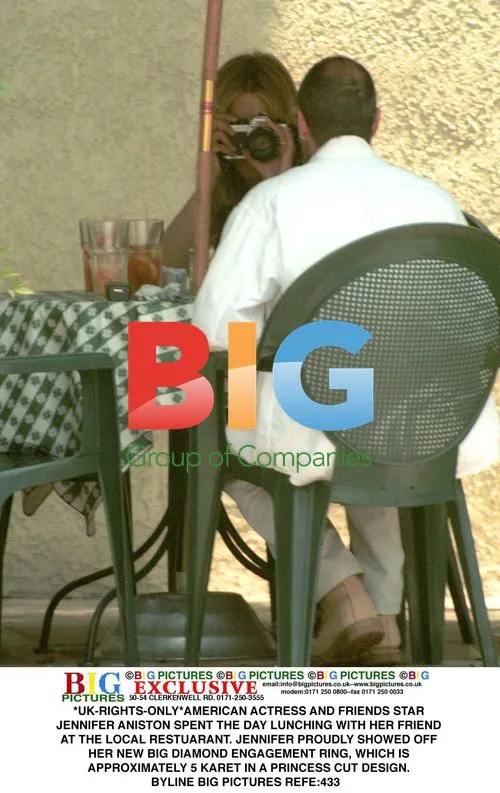 Jennifer Aniston Lunching With Friend