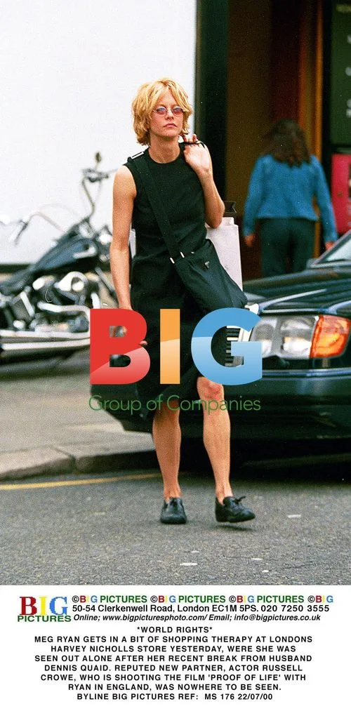 Meg Ryan Shopping in London