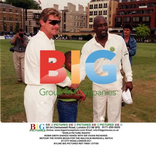 Robin Smith and Sir Vivian Richards Shake Hands