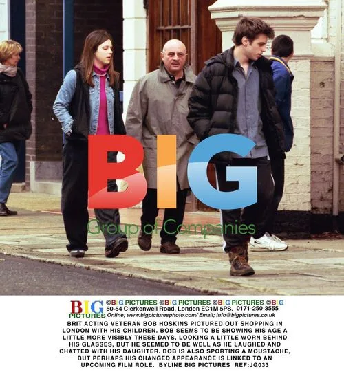 Bob Hoskins Spotted Shopping with Children