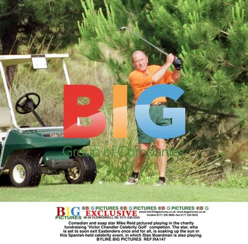 Mike Reid plays in celebrity golf event