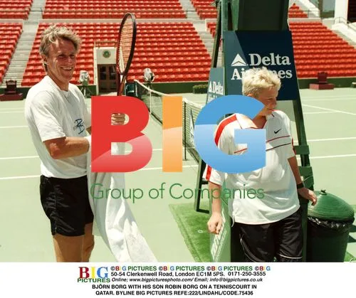 Bjrn Borg with son Robin on tennis court