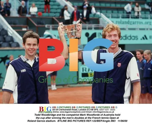 Australian duo win French Open men's doubles