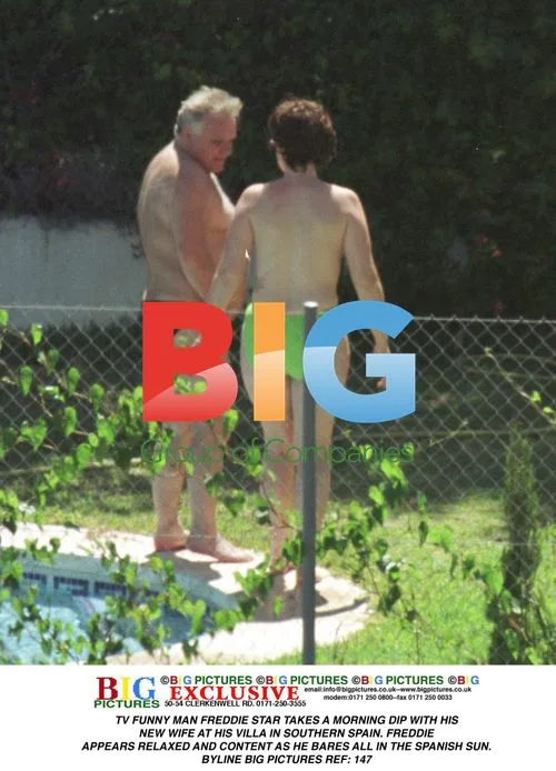 Freddie Star Relaxes With New Wife in Spain