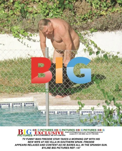 Freddie Star Relaxes with New Wife in Spain