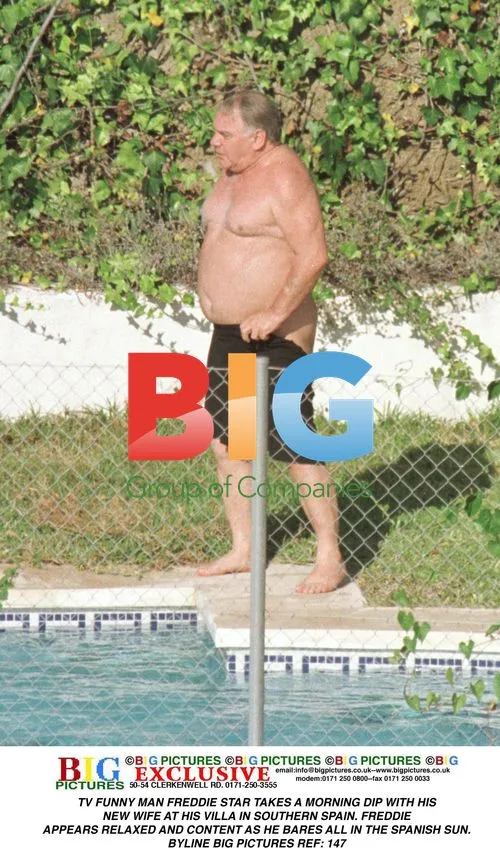 Freddie Star Relaxes at Spanish Villa