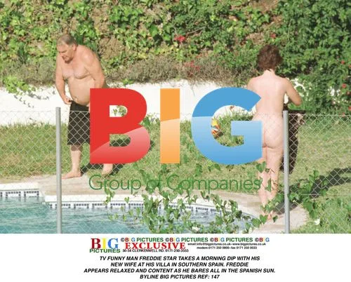 Freddie Star Relaxes with New Wife in Spain