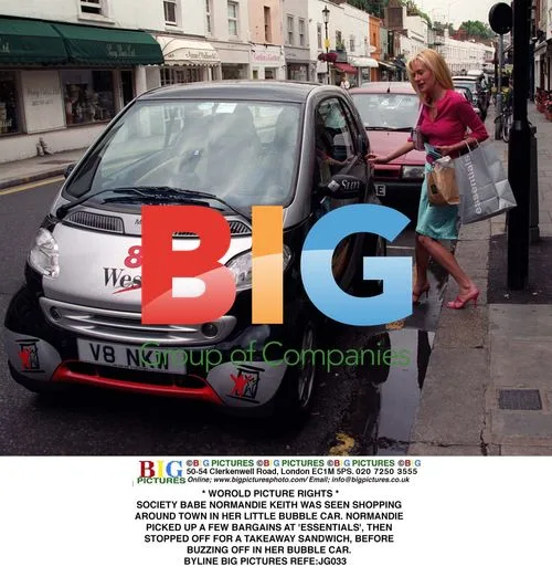 Normandie Keith Shopping in Bubble Car