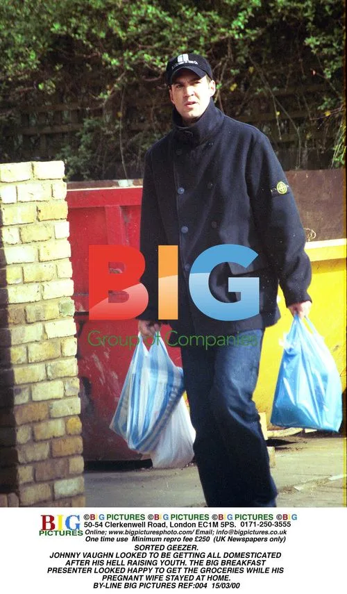 JONNY VAUGHN Doing Groceries with Pregnant Wife