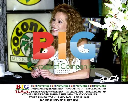 Kathie Lee Gifford Signing CD at Coconuts Store