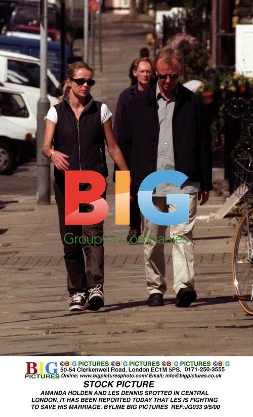 Amanda Holden and Les Dennis Strolling