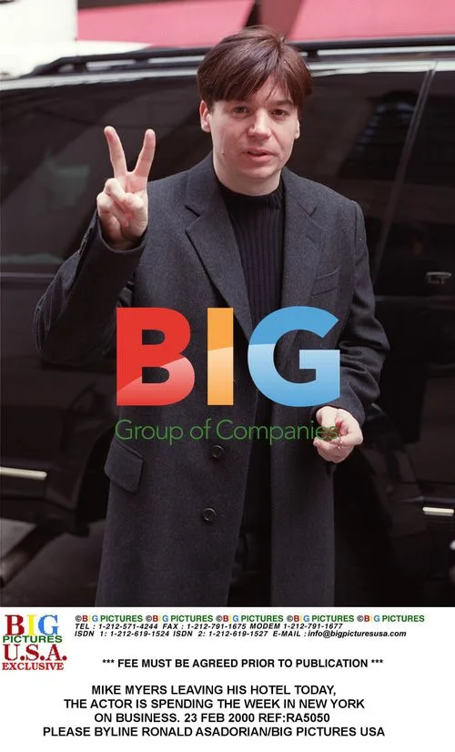 MIKE MYERS LEAVING HOTEL IN NEW YORK