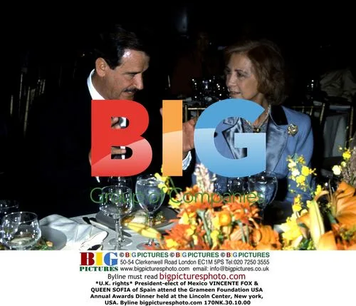 Mexico's President-elect Fox and Spain's Queen Sofia at Grameen Awards