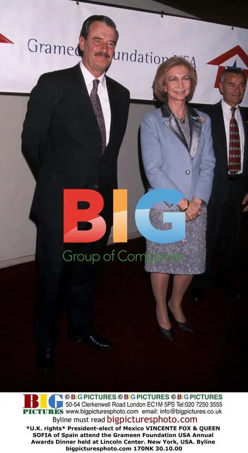 Mexican President-elect VINCENTE FOX & Spanish Queen SOFIA at Grameen Dinner