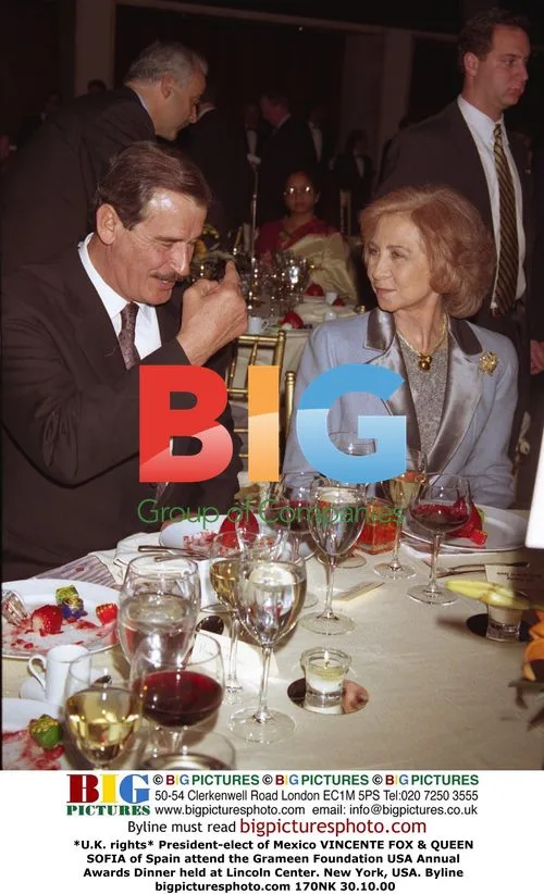 Mexico President-elect Vincente Fox and Queen Sofia at Grameen Awards